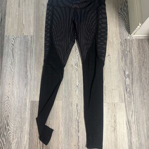 Black Alo airbrush Patterned Leggings sheer at bottom